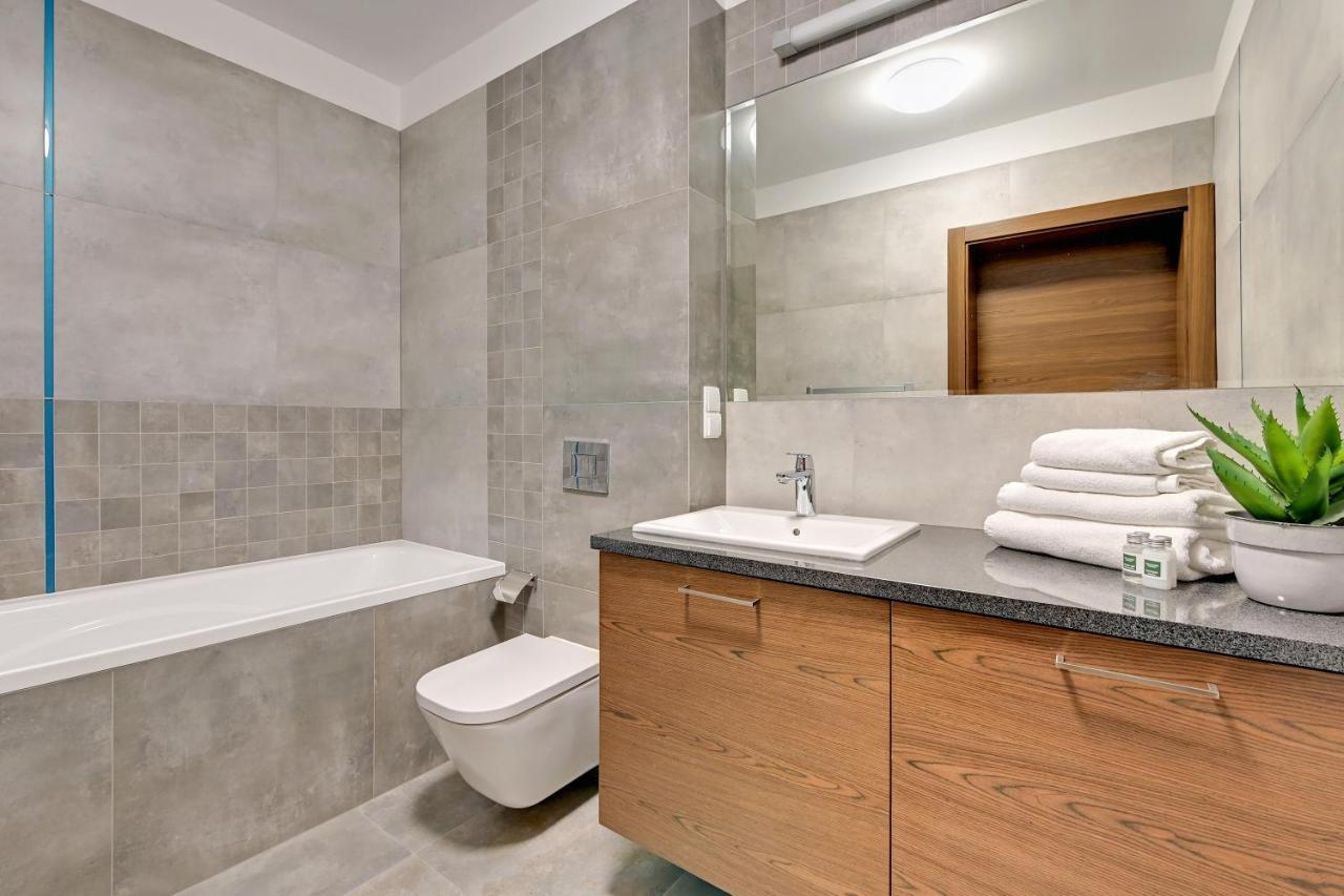 Premium Residence By Welcome Apartment غدانسك المظهر الخارجي الصورة